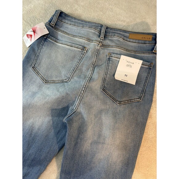 Cello Women Size 11 Denim Jeans High Rise Flare Wide Leg Distressed Holes NWT - Picture 3 of 12